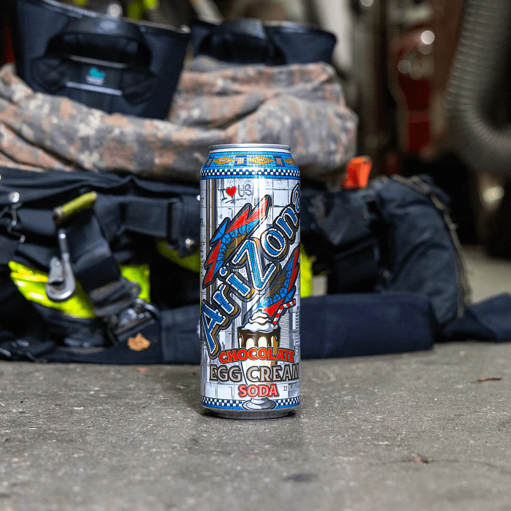 Chocolate Egg Cream Soda | 22 oz. Big Can / 12-pack - Image 4